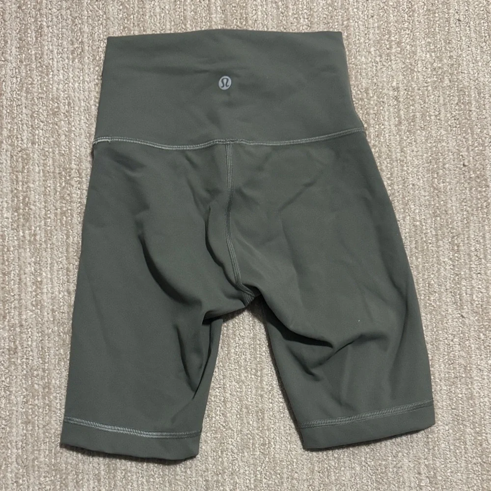 Lululemon Woman's Size 2 Army Green Blissful Bend Super High Rise Shorts - Picture 5 of 7